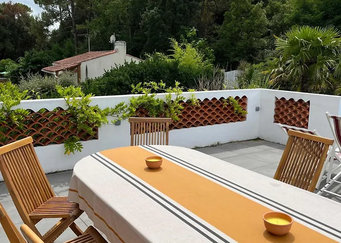 Maritime Between And Forest * Longeville-sur-Mer