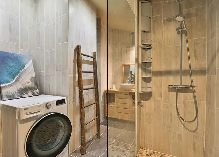 Вилла Maritime Between And Forest